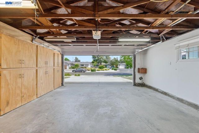 845 Cottonwood Dr, Cupertino, CA 95014