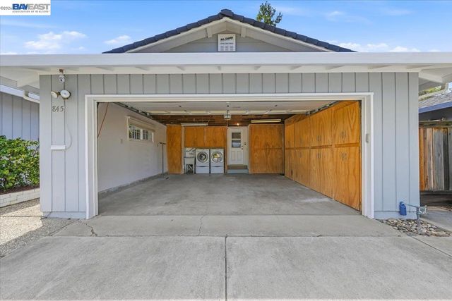 845 Cottonwood Dr, Cupertino, CA 95014