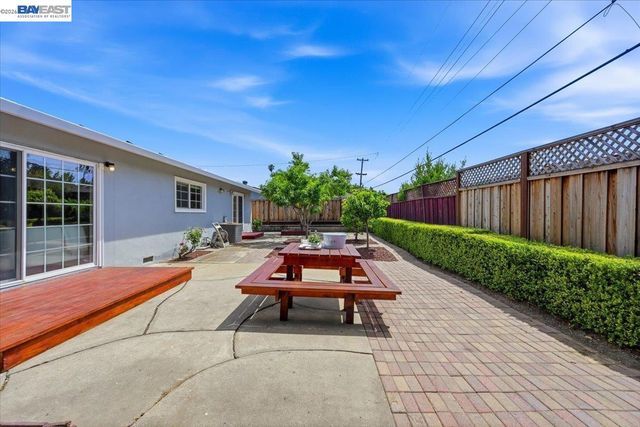 845 Cottonwood Dr, Cupertino, CA 95014