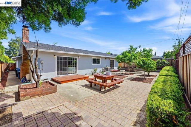 845 Cottonwood Dr, Cupertino, CA 95014