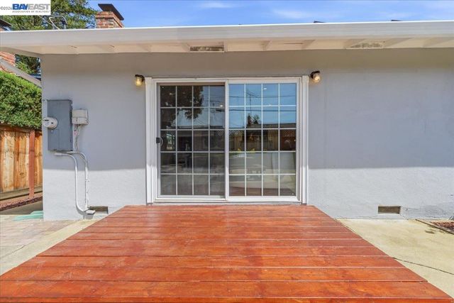 845 Cottonwood Dr, Cupertino, CA 95014