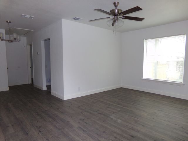 2915 Falls Drive, Dallas, TX 75211