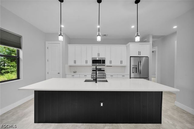 2902 Villa AVE S, Lehigh Acres, FL 33976