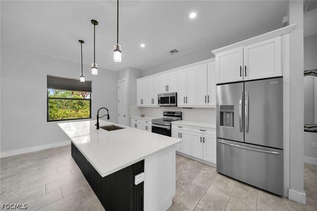 2902 Villa AVE S, Lehigh Acres, FL 33976