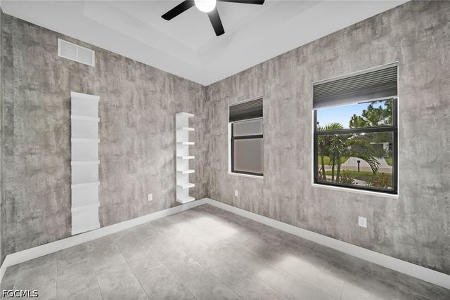 2902 Villa AVE S, Lehigh Acres, FL 33976