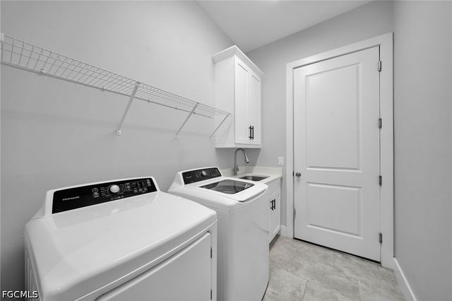 2902 Villa AVE S, Lehigh Acres, FL 33976