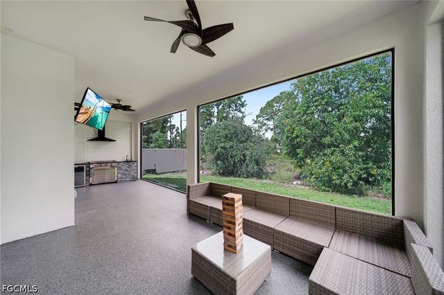 2902 Villa AVE S, Lehigh Acres, FL 33976