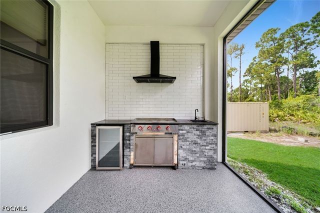 2902 Villa AVE S, Lehigh Acres, FL 33976