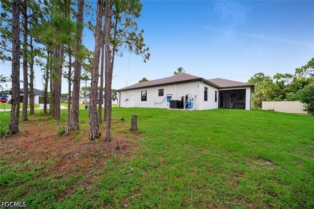 2902 Villa AVE S, Lehigh Acres, FL 33976