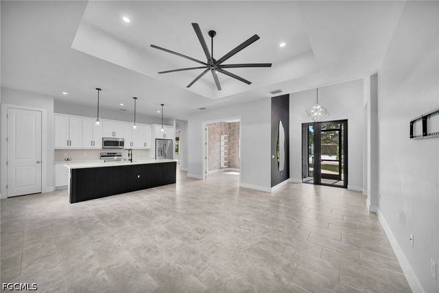 2902 Villa AVE S, Lehigh Acres, FL 33976