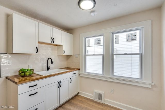 1068 Elbon Road, Cleveland Heights, OH 44121