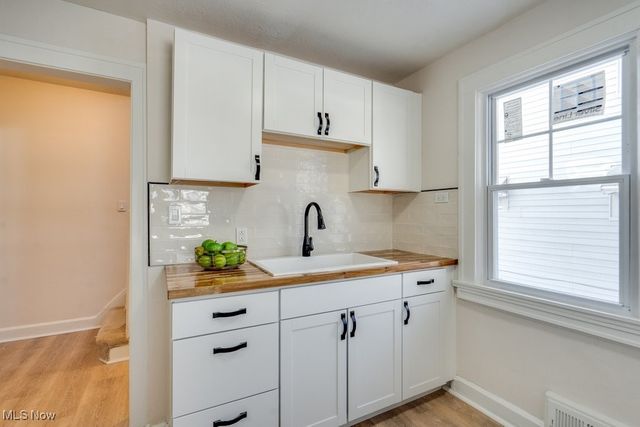 1068 Elbon Road, Cleveland Heights, OH 44121