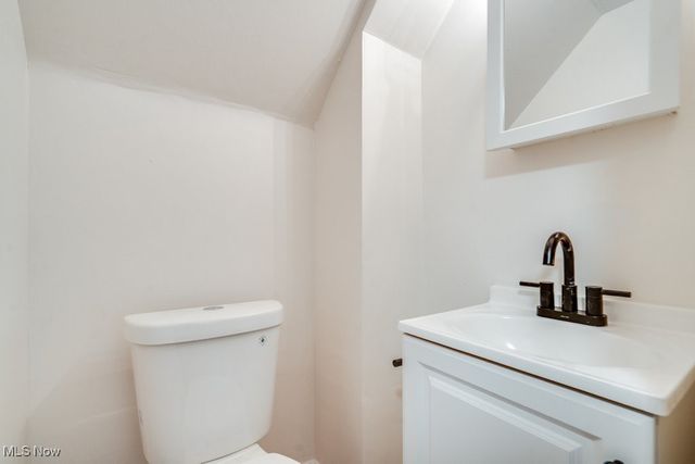 1068 Elbon Road, Cleveland Heights, OH 44121