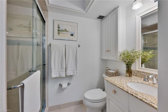 57 High Point CIR W 403, Naples, FL 34103