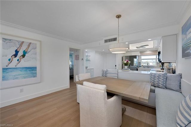 57 High Point CIR W 403, Naples, FL 34103