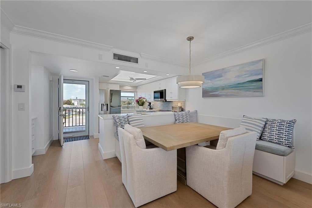 57 High Point CIR W 403, Naples, FL 34103