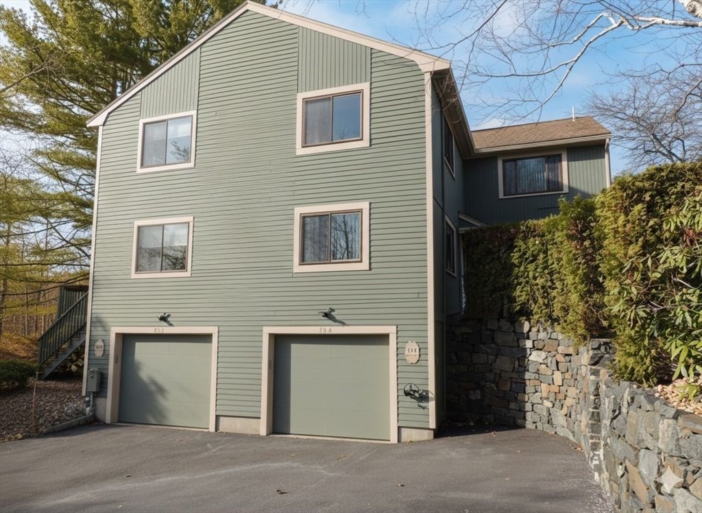 35 First St A, Salem, MA 01970