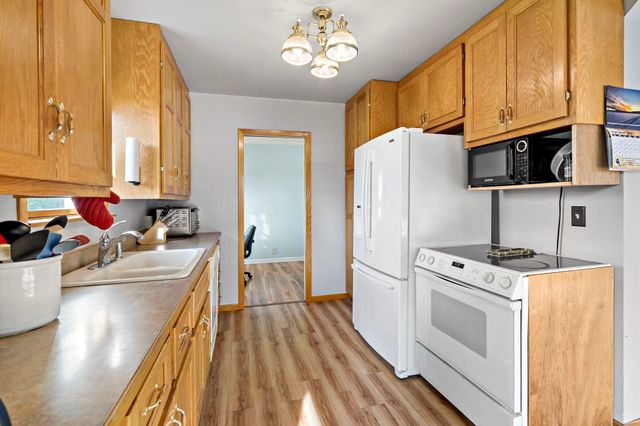 4555 Spruce Way, Orono, MN 55359