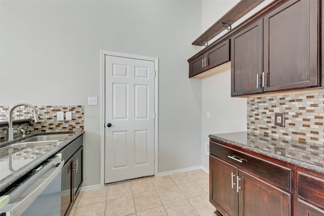 903 Ragland Drive, Cedar Hill, TX 75104