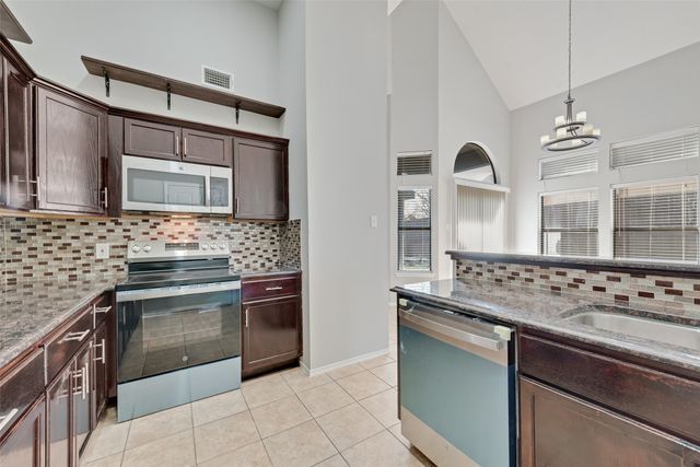 903 Ragland Drive, Cedar Hill, TX 75104