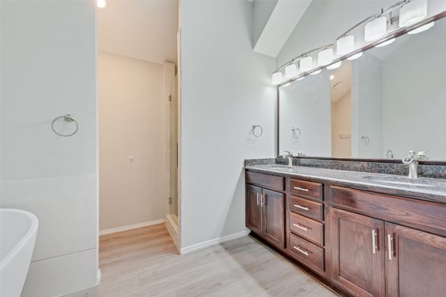 903 Ragland Drive, Cedar Hill, TX 75104