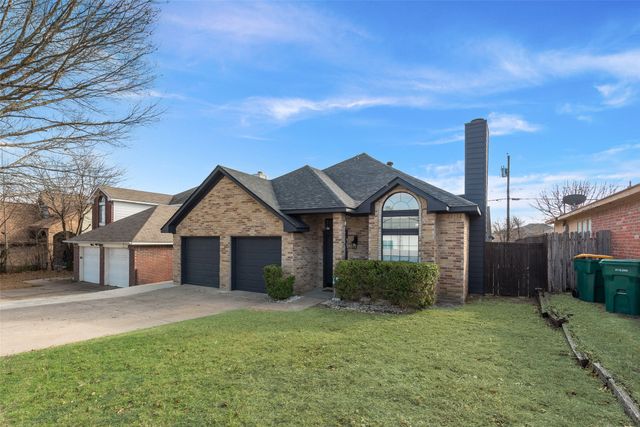 903 Ragland Drive, Cedar Hill, TX 75104
