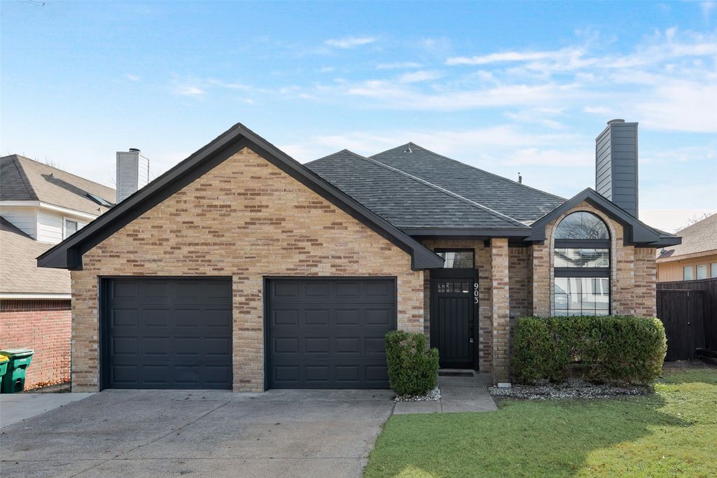 903 Ragland Drive, Cedar Hill, TX 75104