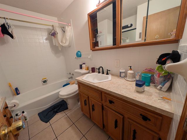 2747 S Seneca St, Wichita, KS 67217