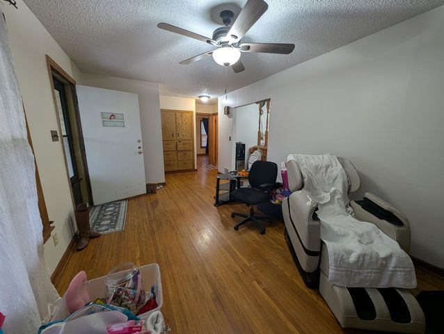 2747 S Seneca St, Wichita, KS 67217
