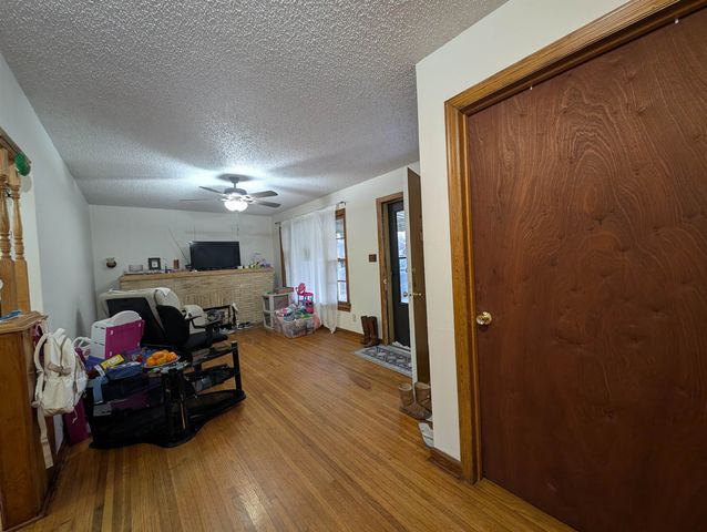 2747 S Seneca St, Wichita, KS 67217