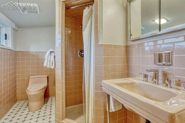 3440 Hill Circle, Colorado Springs, CO 80904