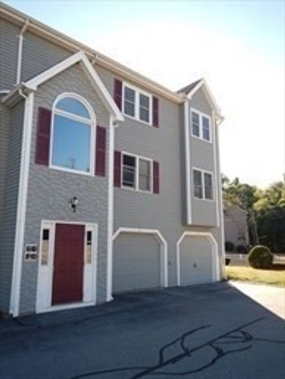 64 Tennis Plaza Rd 2, Dracut, MA 01826