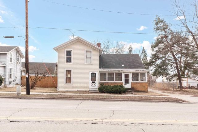 312 E Memorial Drive, Janesville, WI 53545