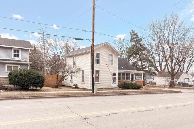 312 E Memorial Drive, Janesville, WI 53545
