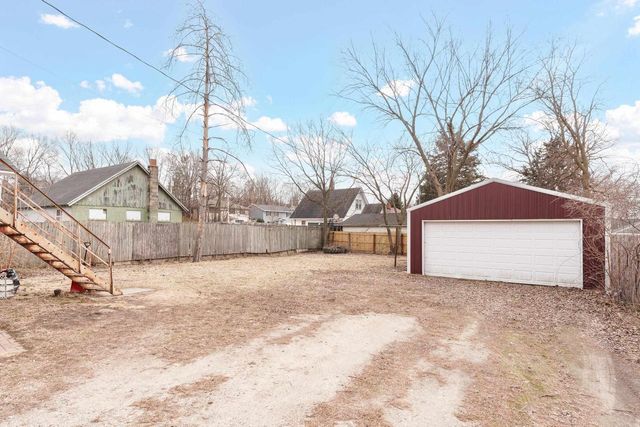 312 E Memorial Drive, Janesville, WI 53545