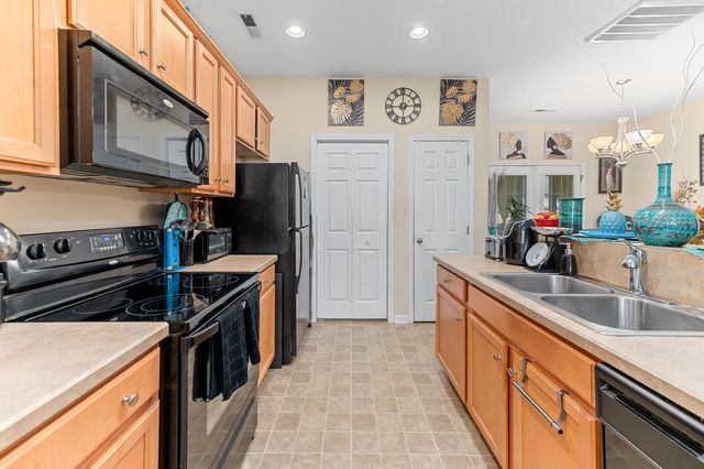 8924 Planters Row Lane, Summerville, SC 29485