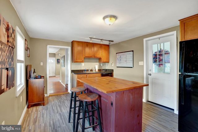 24 N MAIN ST, East Prospect, PA 17317