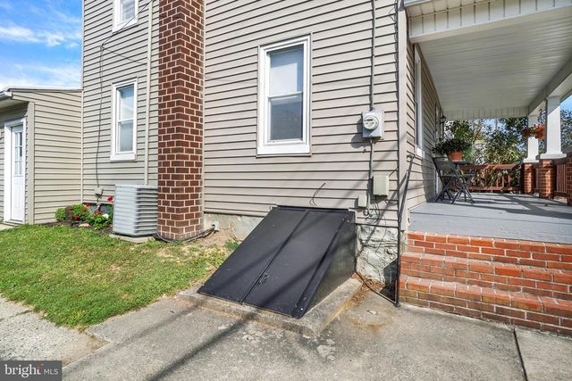24 N MAIN ST, East Prospect, PA 17317