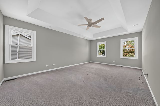 17 Chapel Hill Court, Westmont, IL 60559