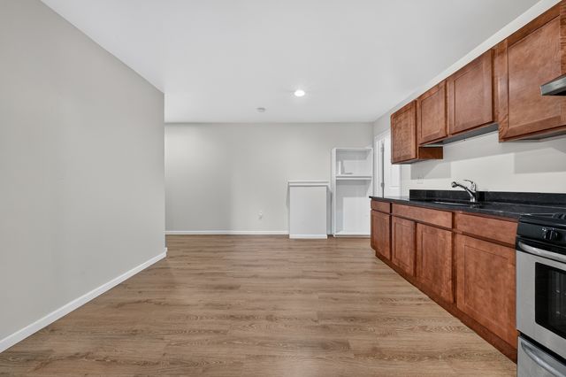 17 Chapel Hill Court, Westmont, IL 60559