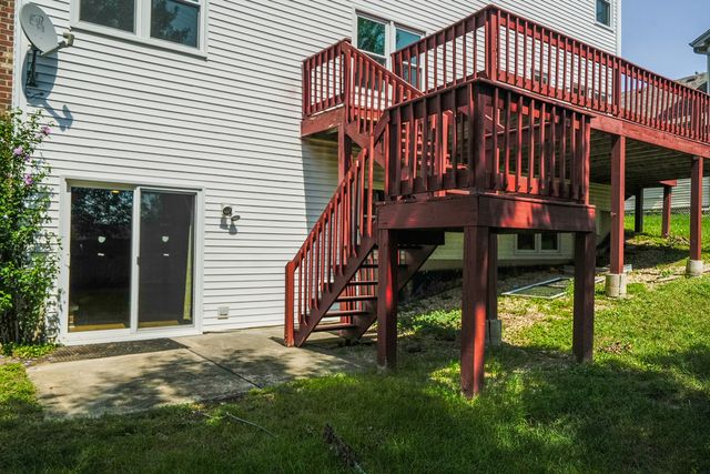 17 Chapel Hill Court, Westmont, IL 60559