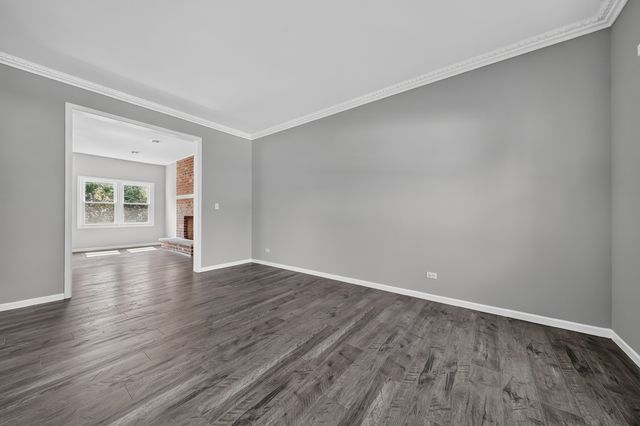 17 Chapel Hill Court, Westmont, IL 60559