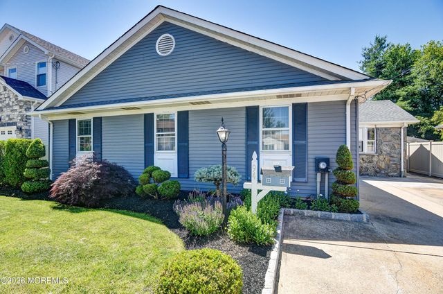 94 Mccutcheon Avenue, Sayreville, NJ 08872