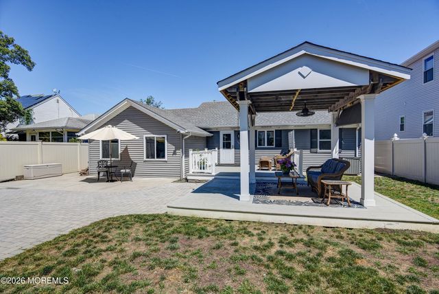 94 Mccutcheon Avenue, Sayreville, NJ 08872