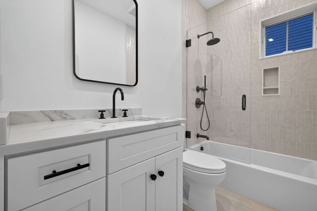 31 Houghton St A, Somerville, MA 02143