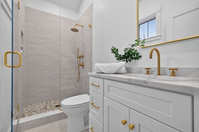31 Houghton St A, Somerville, MA 02143