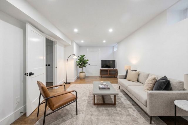 31 Houghton St A, Somerville, MA 02143