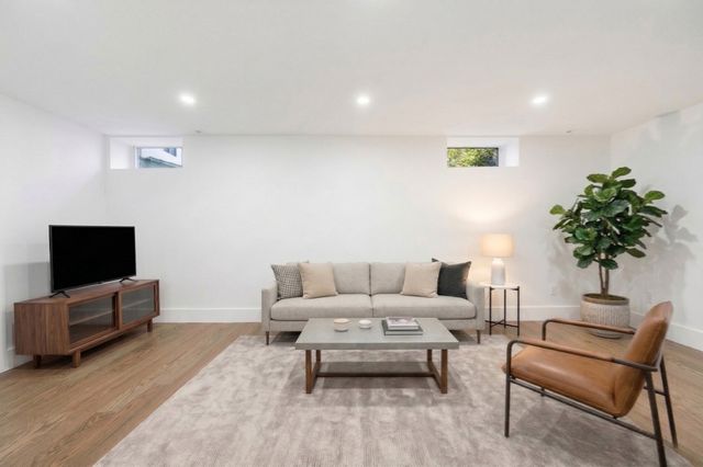 31 Houghton St A, Somerville, MA 02143