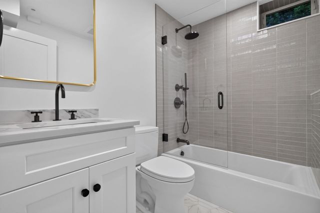 31 Houghton St A, Somerville, MA 02143