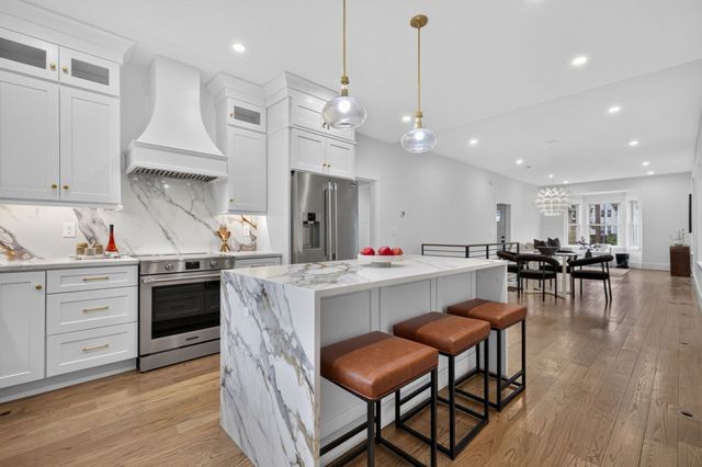 31 Houghton St A, Somerville, MA 02143